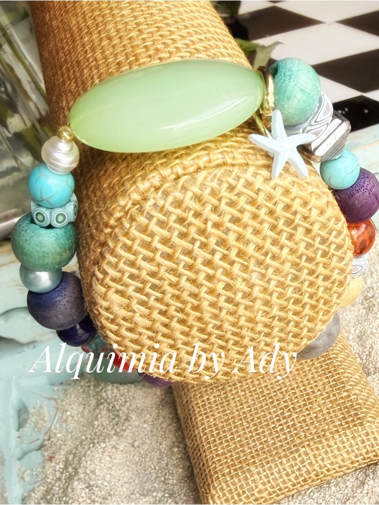 Alquimia Multicolor Beaded Bracelet With Light Green Focal Bead